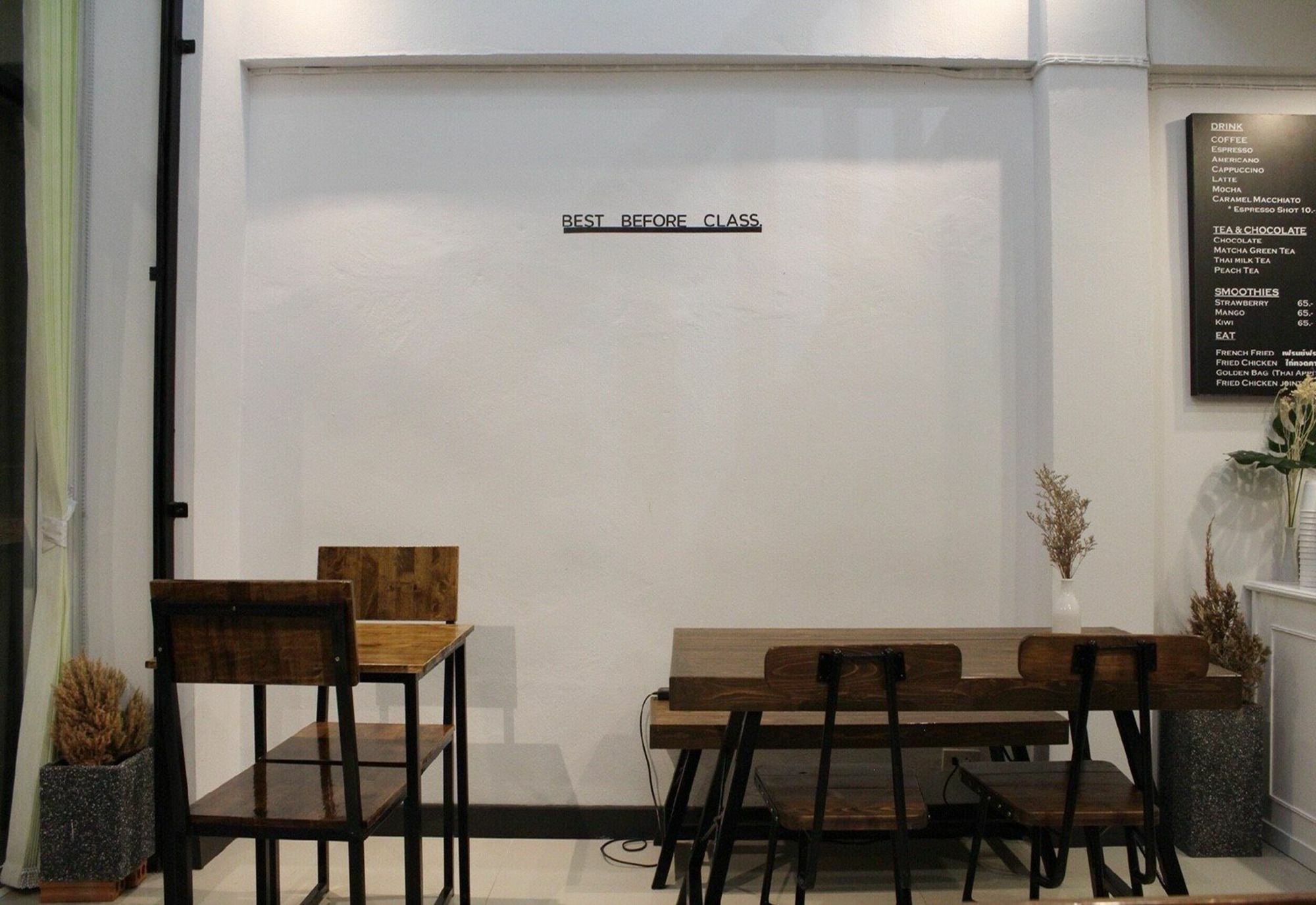 The Most Coffee & Guesthouse Chiang Mai Exteriör bild